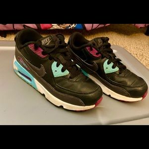 Nike AIR MAX Shoe for girls